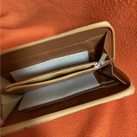 Woman’s wallet - Picture 4 of 5